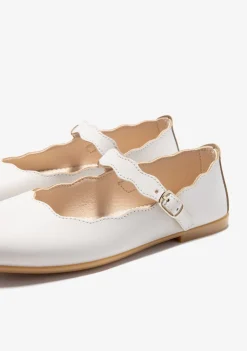 Shop Bailarinas Hebilla Ondas Beige B&W Zapatos|Zapatos De Ceremonia